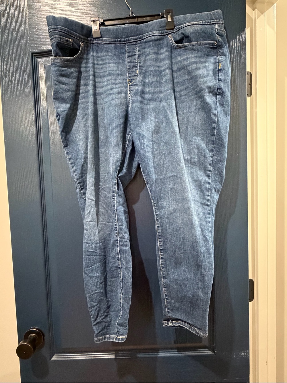 Signature by Levi Strauss Women's Skinny Jeans in Medium Blue